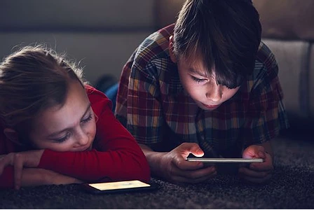 7 Tips for Managing Screen Time for Healthy, Happy Kids